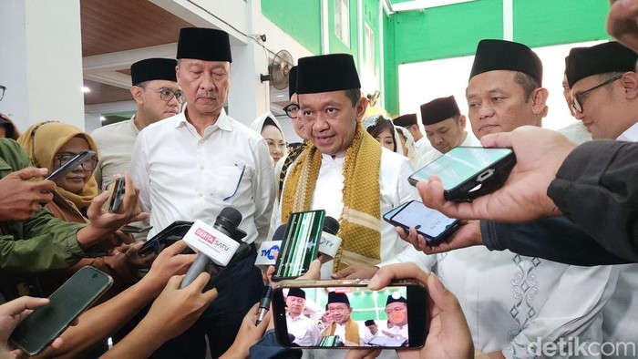 Bahlil Tegaskan Pesantren Berperan Besar Sejak Sebelum Kemerdekaan Indonesia