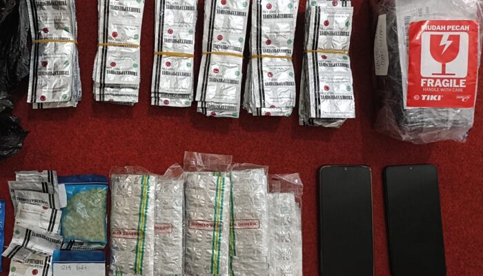 Penggerebekan Toko Obat Ilegal di Jakut, Polisi Sita 1.360 Butir Pil