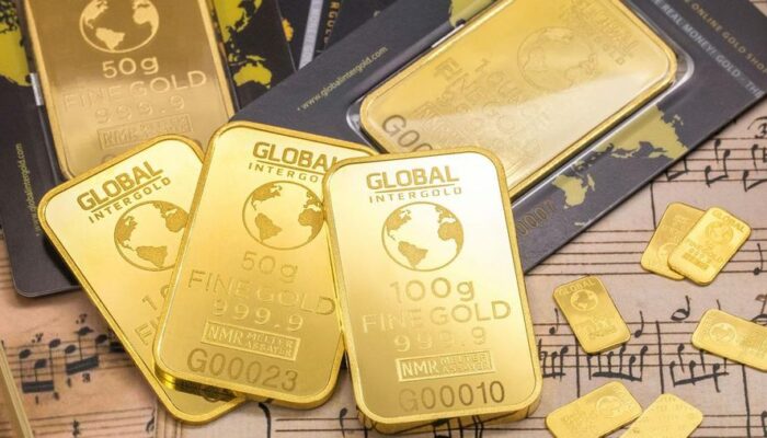 Harga Emas dan Perak Melemah di Tengah Gejolak Global, Investor Dilanda Ketidakpastian