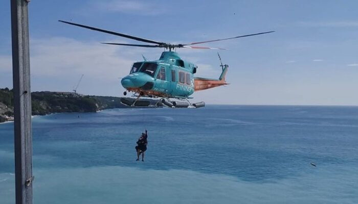 Evakuasi Dua WNA di Tebing Uluwatu Terkendala Akses Curam