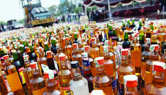 Pabrik Miras Oplosan Ilegal Terungkap, Polisi Amankan Puluhan Ribu Botol