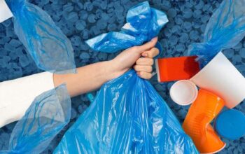Strategi Mengatasi Lonjakan Harga Plastik Dinilai Mendesak