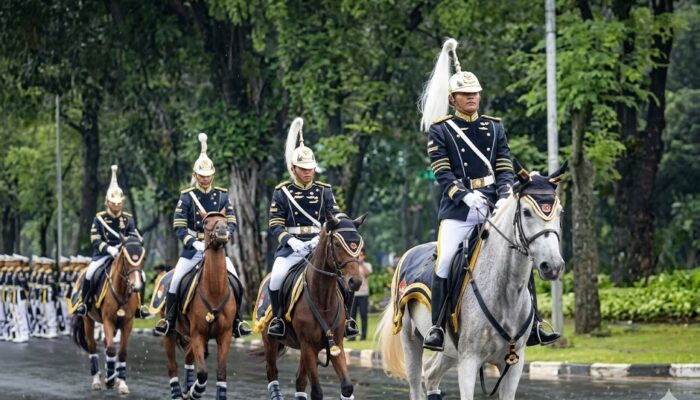 Atraksi Paspampres di CFD, Warga Antusias Saksikan Kawal Istana