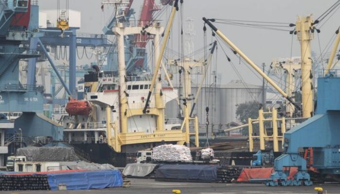 Neraca Dagang Indonesia Surplus USD1,27 Miliar pada Februari 2026, Ekspor dan Impor Sama-Sama Meningkat